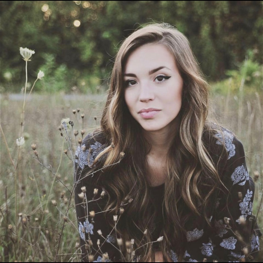 Meet your Posher, Abigail